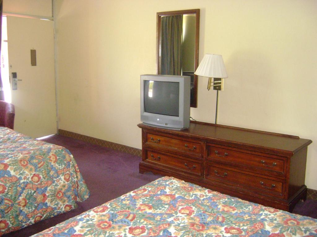 Knights Inn Gastonia Δωμάτιο φωτογραφία